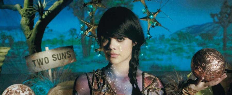 Two Suns – Bat For Lashes